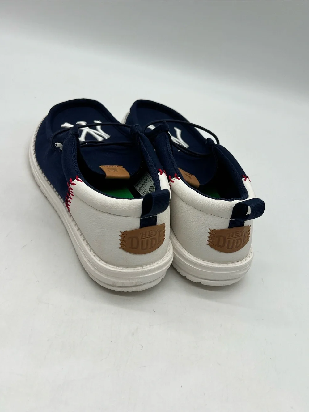 Rare Hey Dude Wally Men's Sz 9 Blue White Funk MLB Yankees Slip On Shoes.